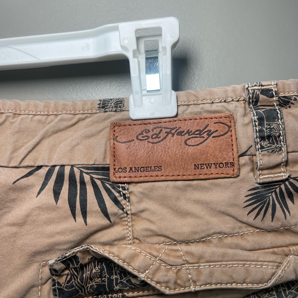 ED HARDY Printed Brown Cargo Shorts Size 34 - Picture 6 of 7